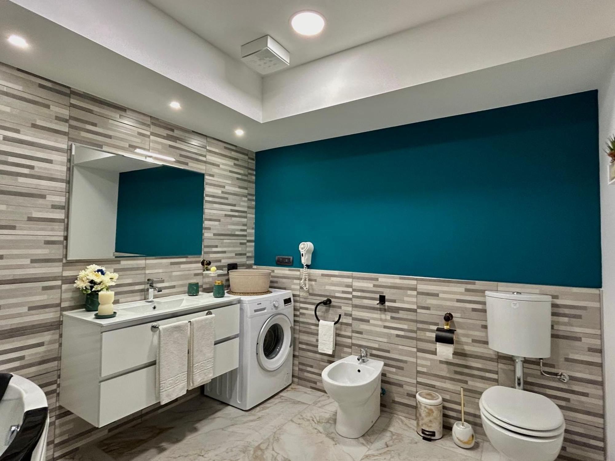 Deluxe - Jacuzzi - Private Parking Apartment
