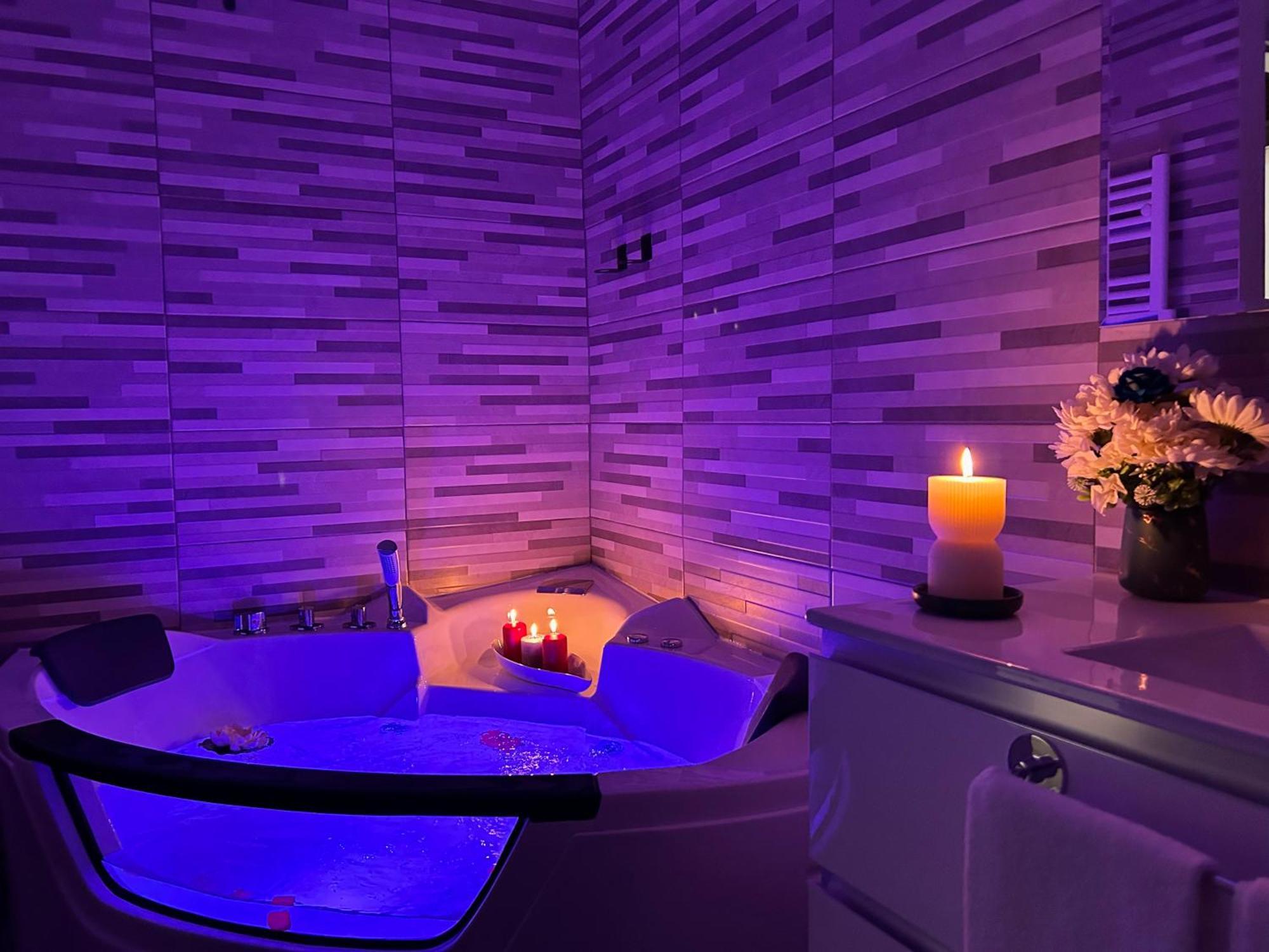 Deluxe - Jacuzzi - Private Parking